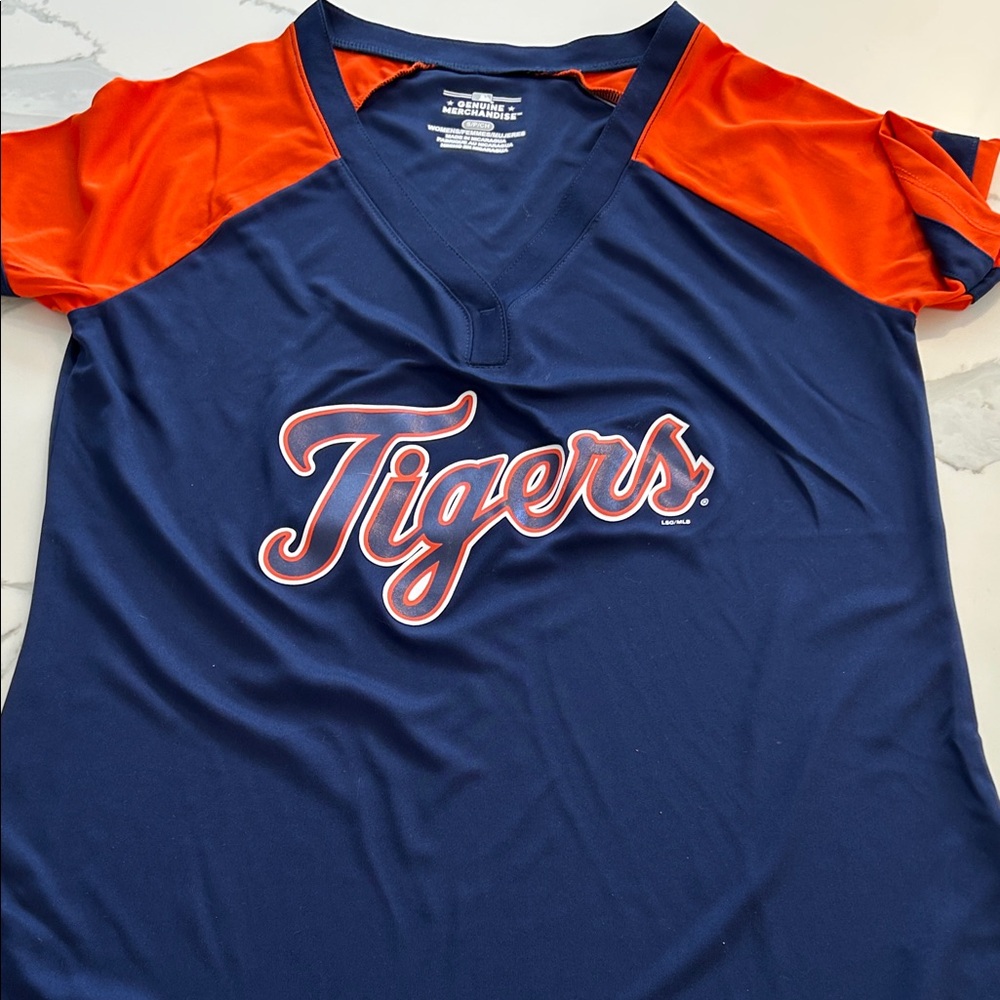 NWOT Detroit Tigers womens jersey shirt